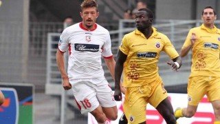 Pari tra Bari e Latina e colpaccio del Cesena nei playoff di Serie B