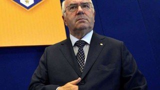 Tavecchio indietro tutta: gli stadi nuovi non servono.